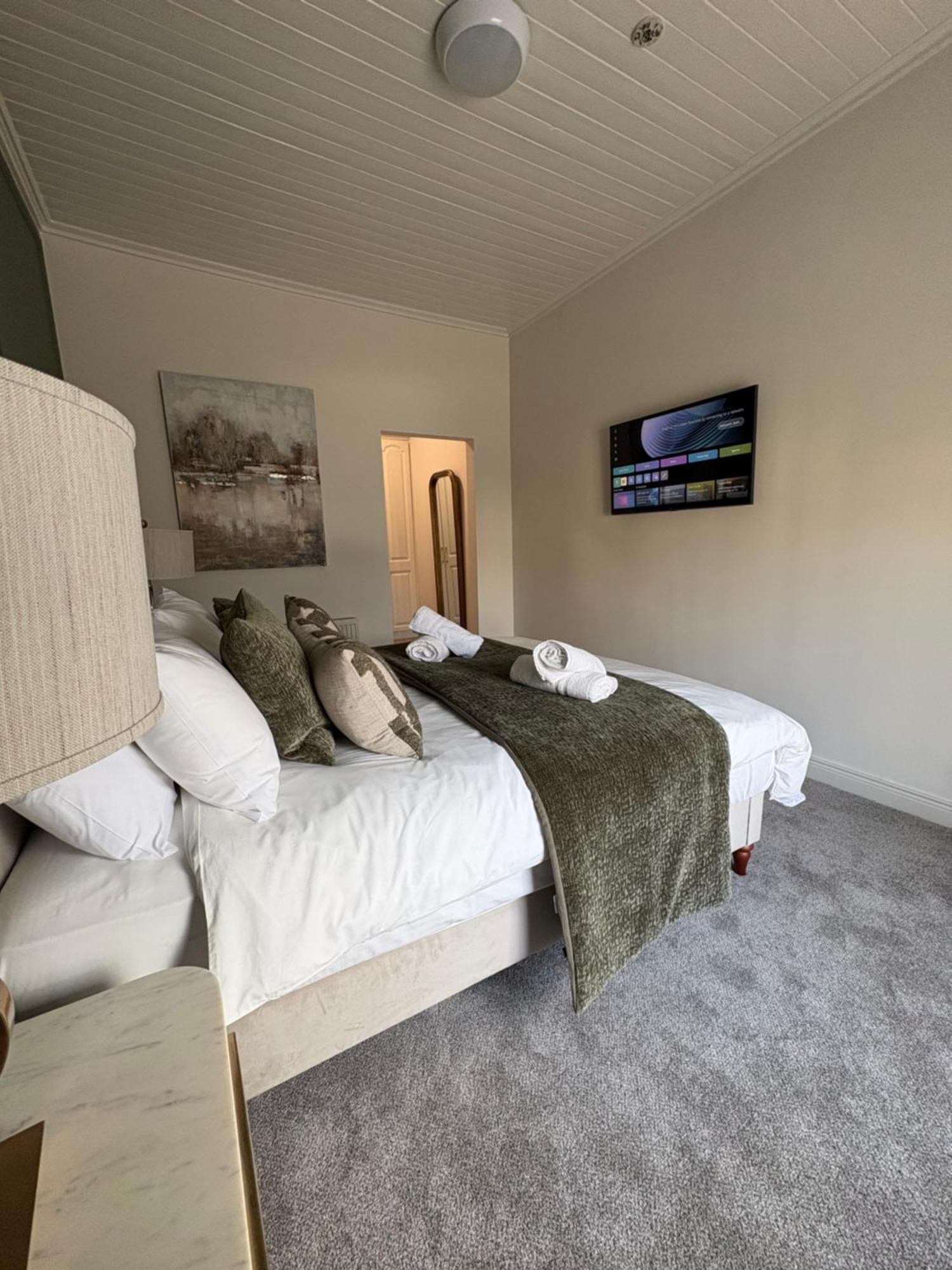 The Copper Still Bar Restaurant & Boutique Rooms Dromod Extérieur photo